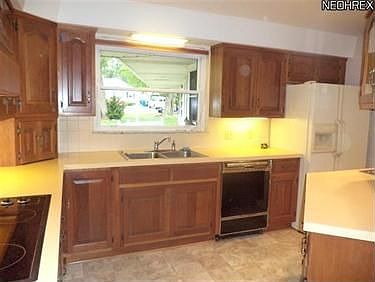 5th image of 27 Lakeview Dr