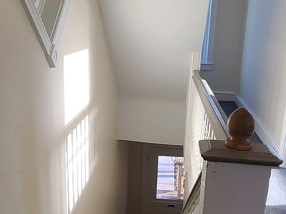 5th image of 204 Cadwalader Ave #B