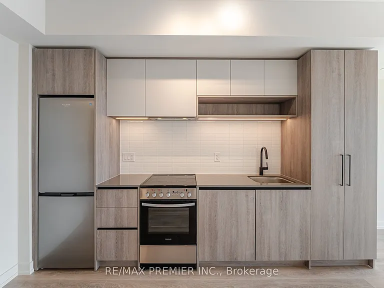 181 Sterling Rd #708 — Photo 7
