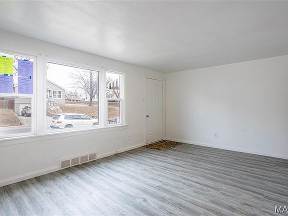 3rd image of 2604 Avie Dr