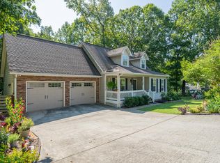 620 Hood Rd, Talking Rock, GA 30175