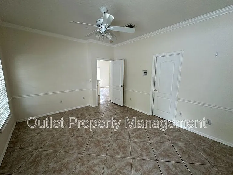 4749 Waterside Pointe Cir — Photo 7