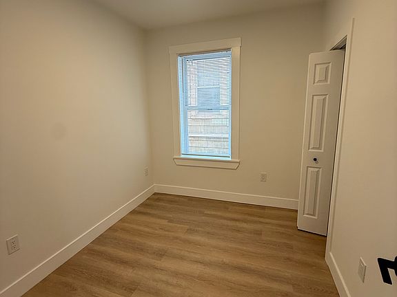 4th image of 10 Gates St Floor 3