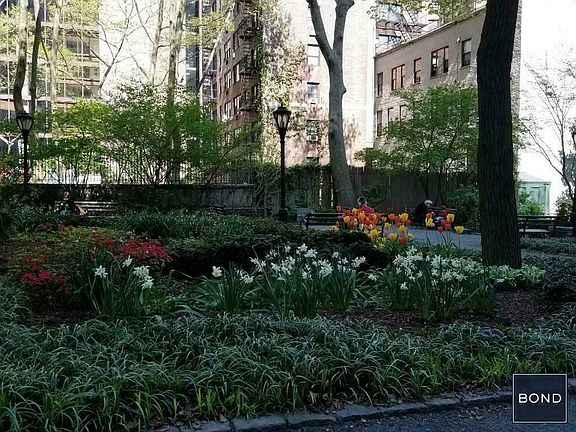 5th image of 333 E 43rd St APT 116