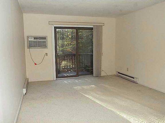 5th image of 11 Apple Valley Pkwy APT 9