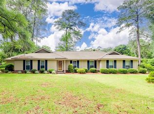 22 River Oaks Rd, Savannah, GA 31410