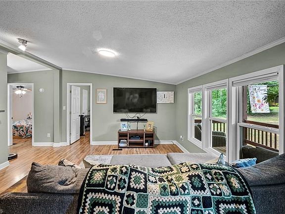 5th image of 260 Kimbrell St
