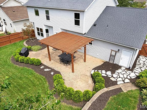 3rd image of 857 Heron Woods Dr