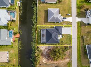 807 SW 11th Ct, Cape Coral, FL 33991