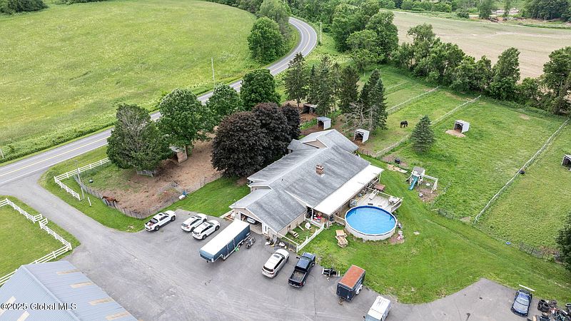 5th image of 326 Canaday Hill Road