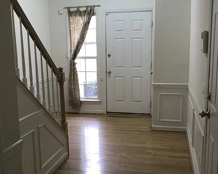 7507 Lamoyne Ct — Photo 9