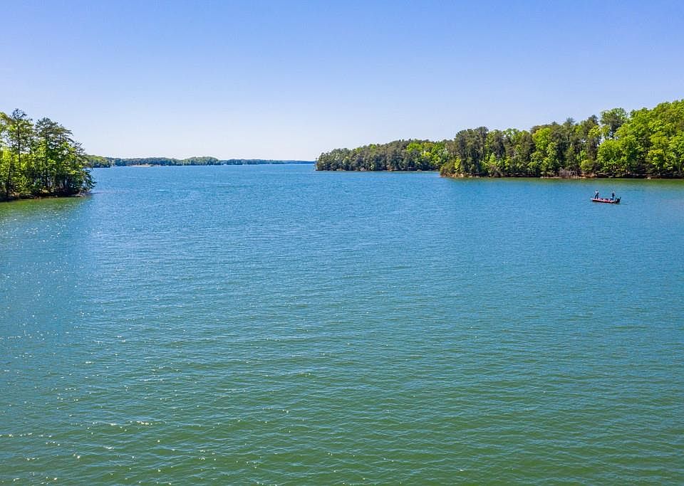 1st image of 1388 Lakeshore Cir