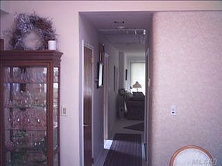 4th image of 100 Argyle Ave