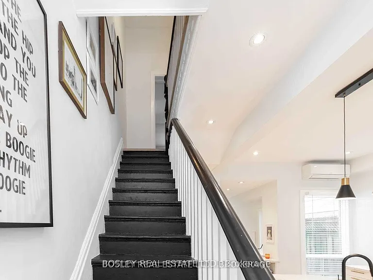 443 Shuter St — Photo 14