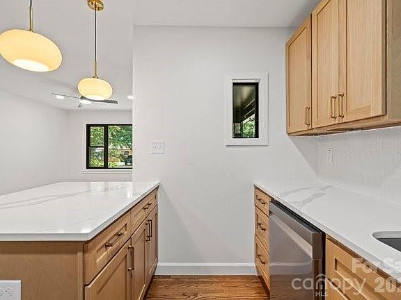 3rd image of 2430 Dora Dr