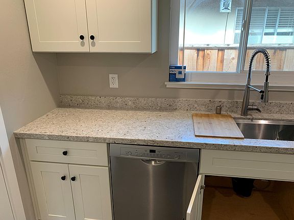 4th image of 4051 Barrymore Dr