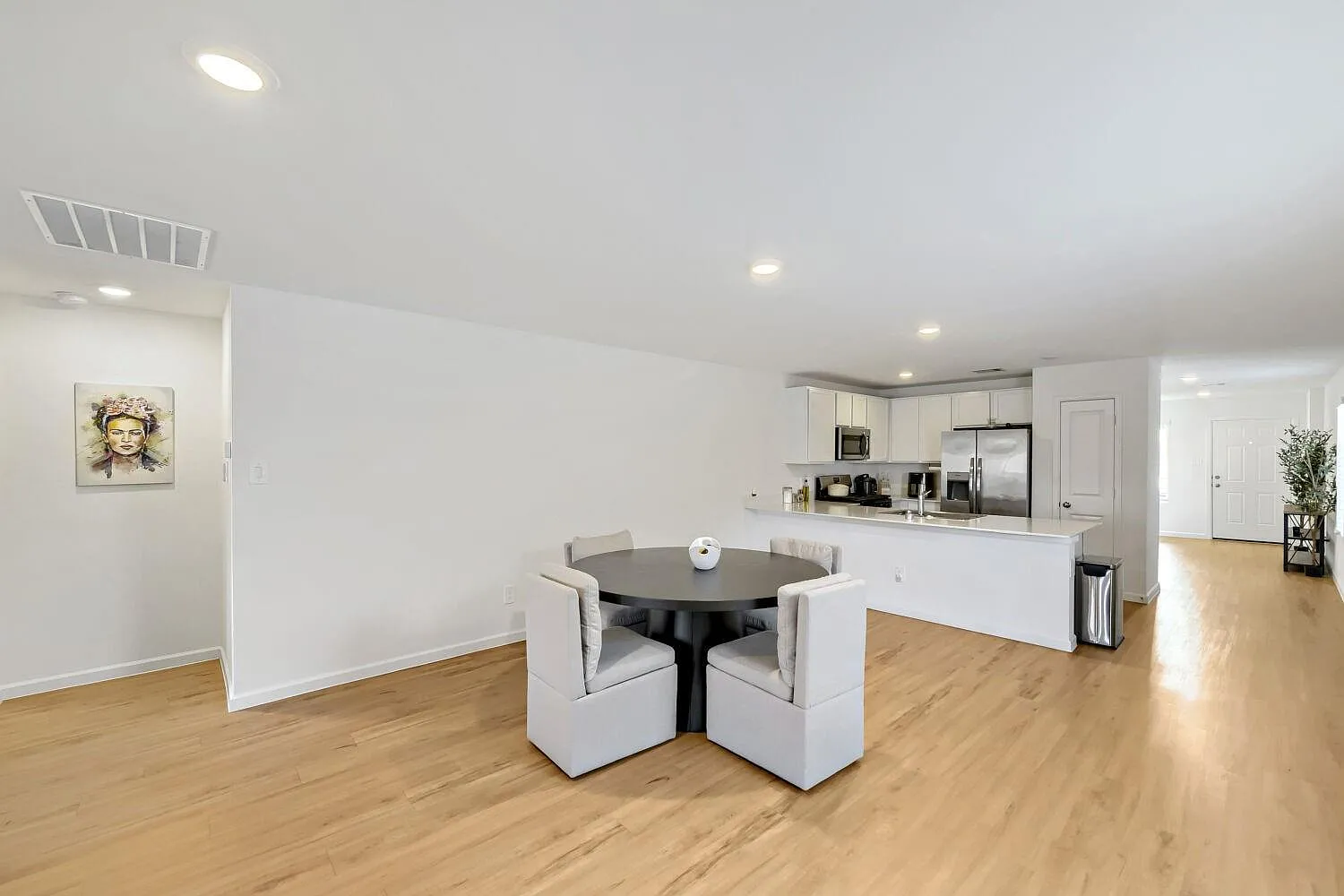 4 bed, 2.0 bath, 1470 sqft, $1,795 — Photo 4