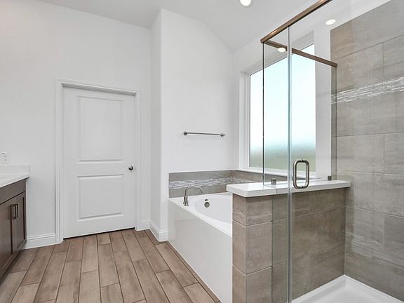 Bellissimo Primary Bathroom