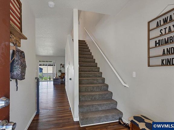 4th image of 1305 Glacier View St SE