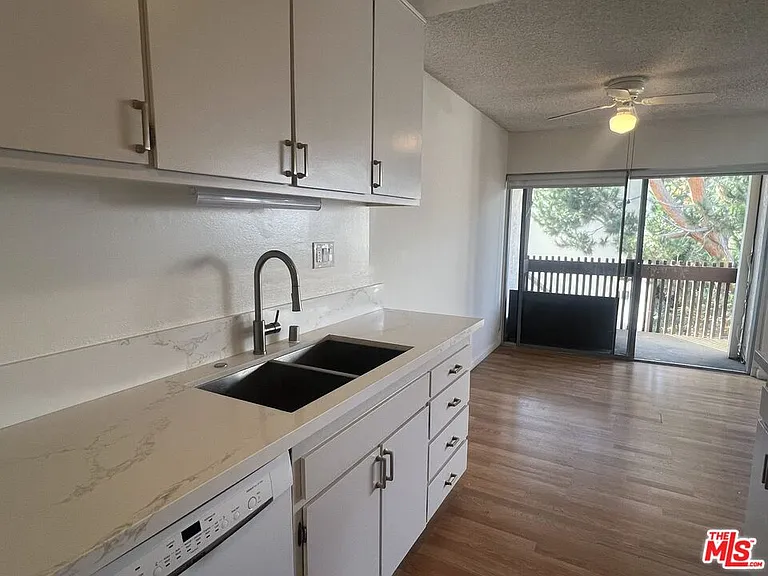 6000 Canterbury Dr #6000D212 — Photo 18