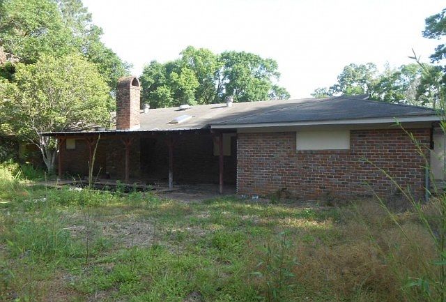 2nd image of 124 Wood Ave
