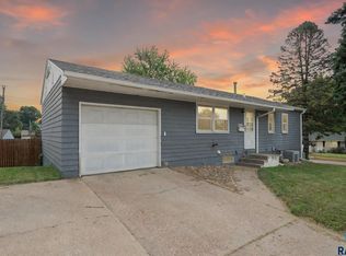 1444 S Bahnson Ave, Sioux Falls, SD 57103