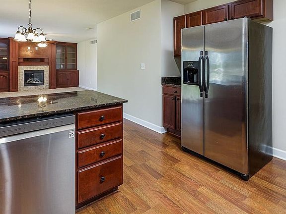 4th image of 8697 Stoneberry Dr