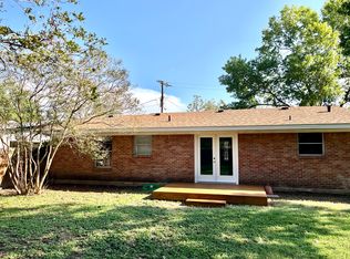 707 Campbell St, Lockhart, TX 78644