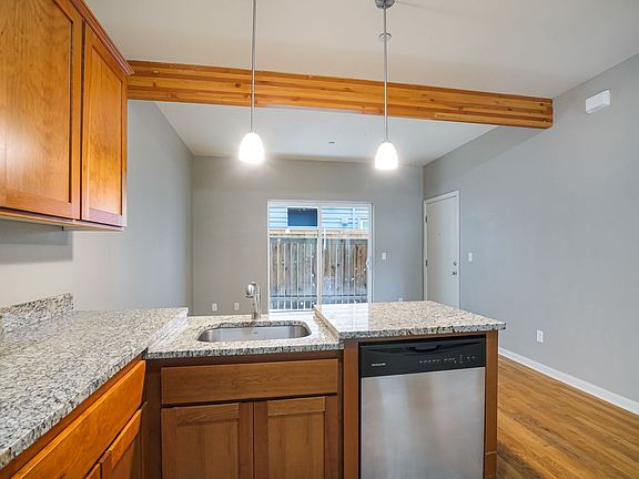 5th image of 7400 N Greenwich Ave APT 4
