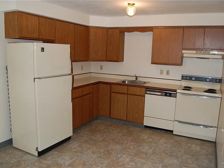 2938 Douglas Rd #5 — Photo 8