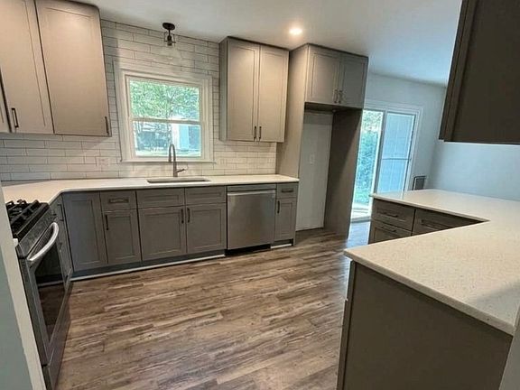 4th image of 1008 Dunwich Dr