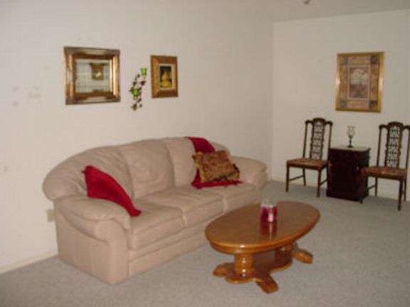 4th image of 66 Avocado Ct