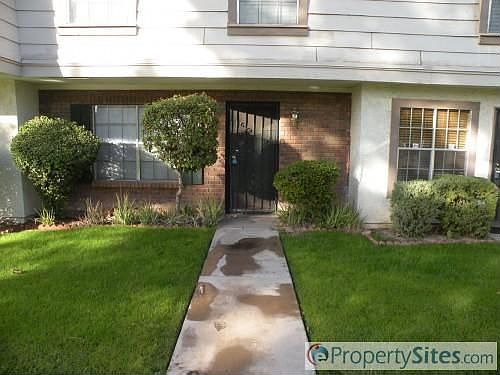 2nd image of 1005 E Lodge Dr