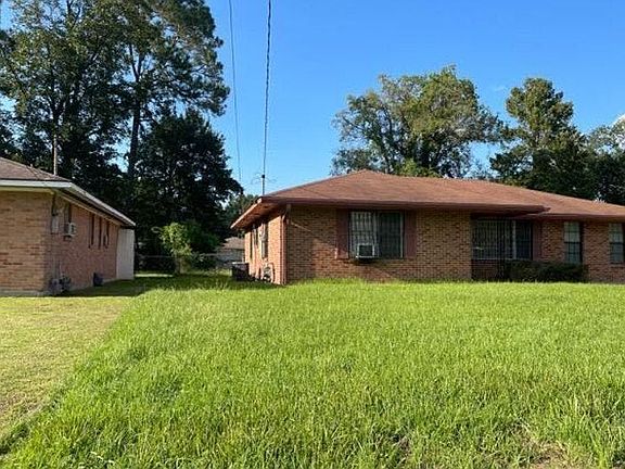 3rd image of 6045 S Howell Dr