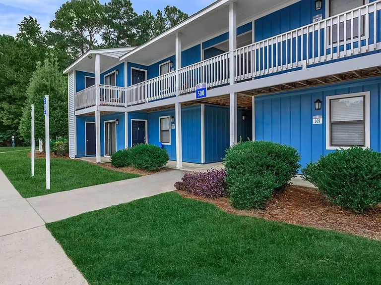 Azure Cove Apartment Homes — Photo 2