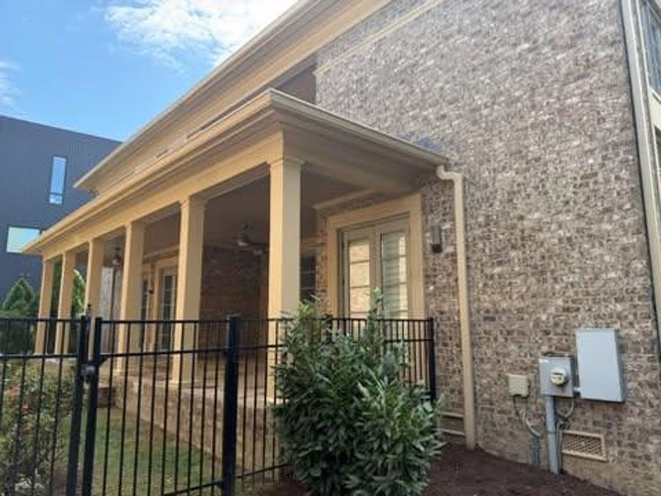 2nd image of 3624 Brighton Rd