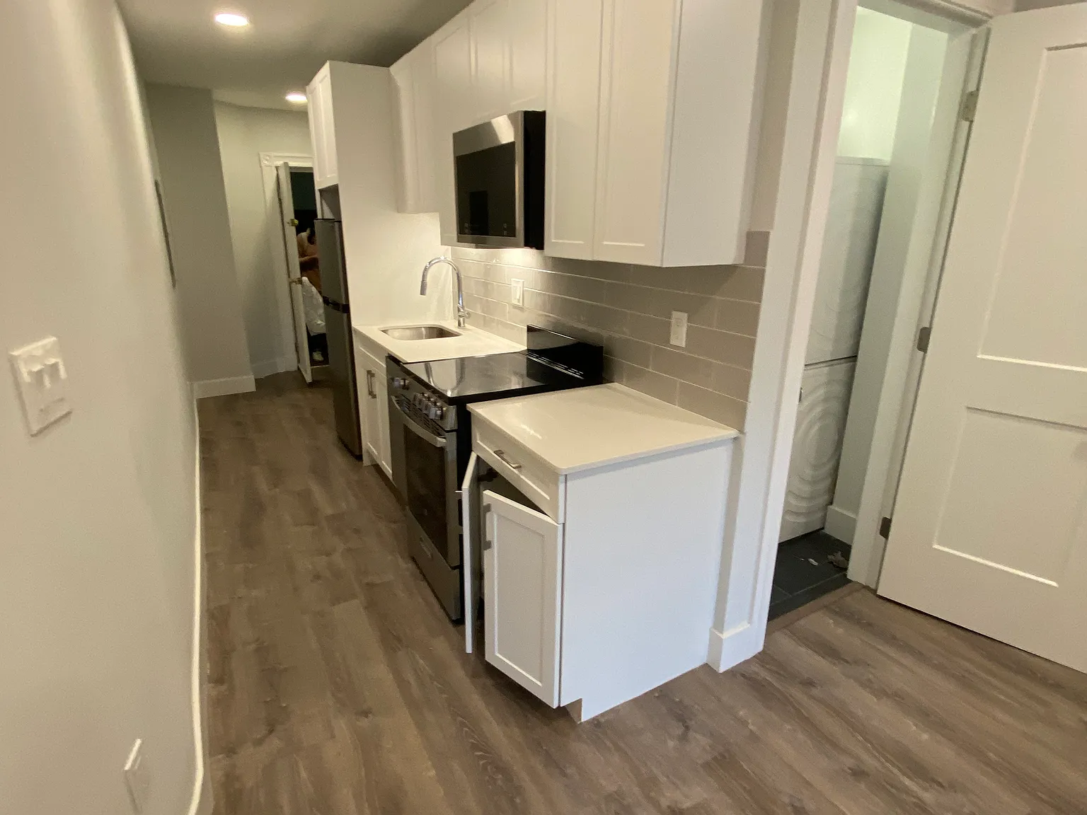 2 bed, 9999 sqft, $3,800 — Photo 3