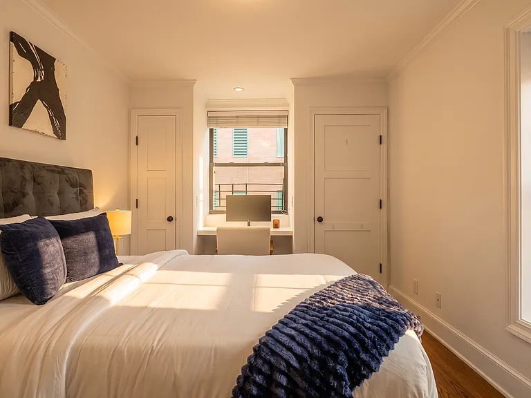 49 W 16th St #4 — Photo 6