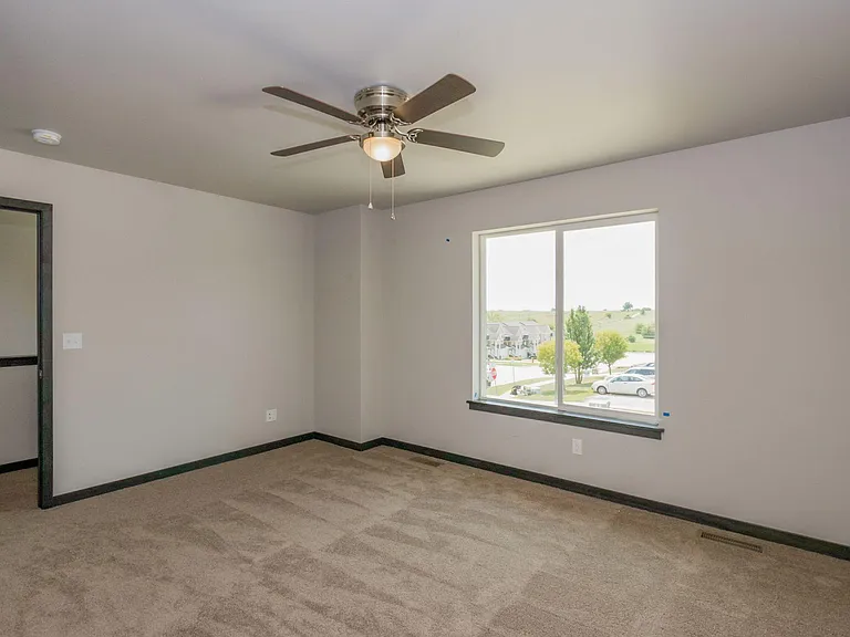 109 Madison Ln — Photo 13