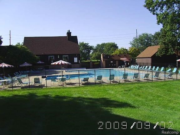 2nd image of 2130 Wickham St #1