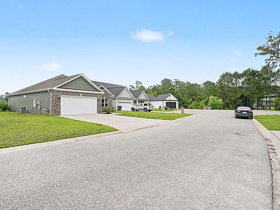 3rd image of 663 Belmont Dr.