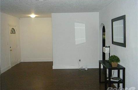 5th image of 585 NW 121st St