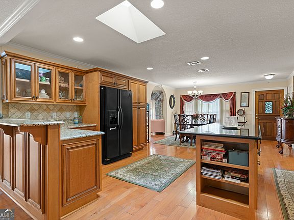 3rd image of 1001 Poppell Dr