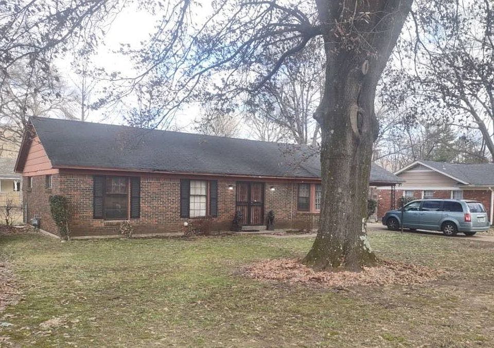 2nd image of 1962 Grovehaven Dr