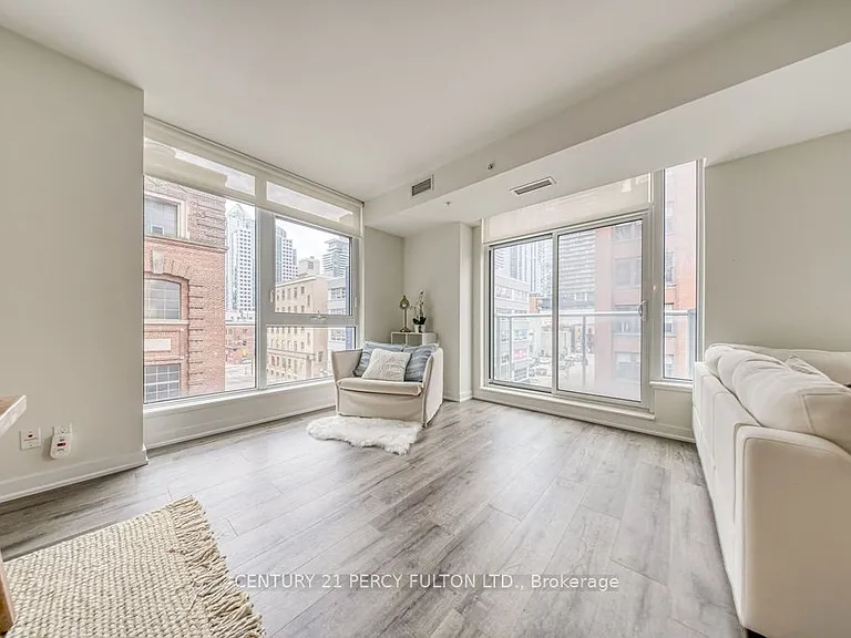 30 Nelson St #323 — Photo 17