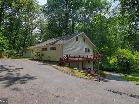 3rd image of 2525 Friendship Rd