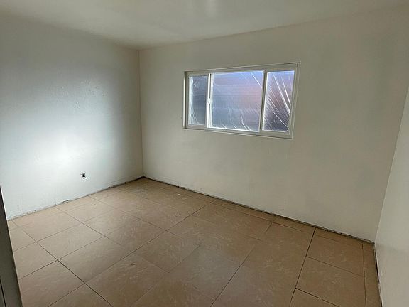 3rd image of 3132 46th St