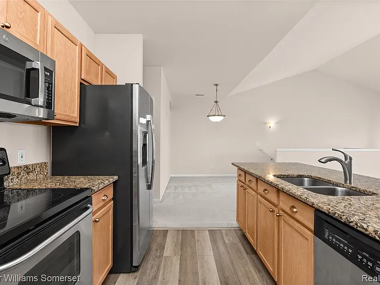 1128 Alameda Blvd — Photo 24