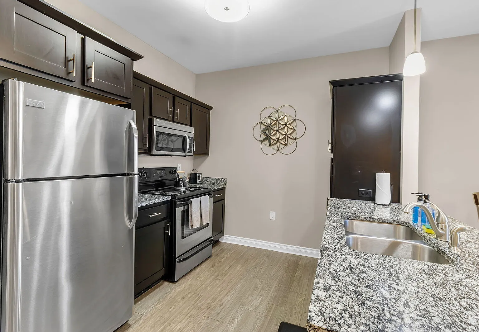 2 bed, 2.0 bath, $3,500 — Photo 3