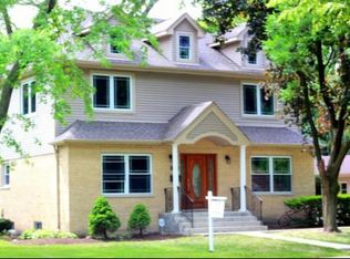 2081 E Craig Dr, Des Plaines, IL 60018